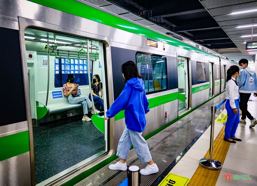 Đưa vào sử dụng tuyến đường sắt đô thị Cát Linh - Hà Đông.